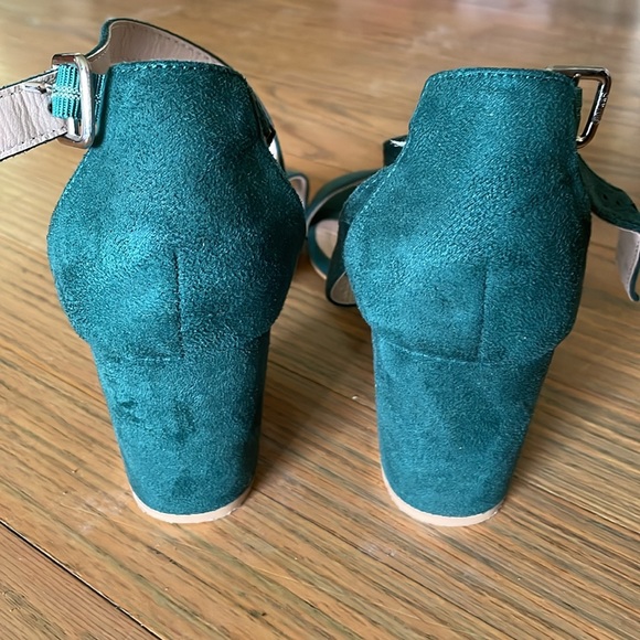 Green Block heels with open toe, strappy style - Picture 4 of 4